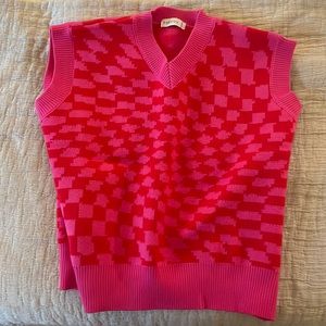 pink and red sweater vest - Shekou